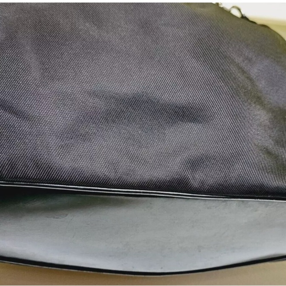 Authentic Gucci Nylon Purse - Picture 5 of 12